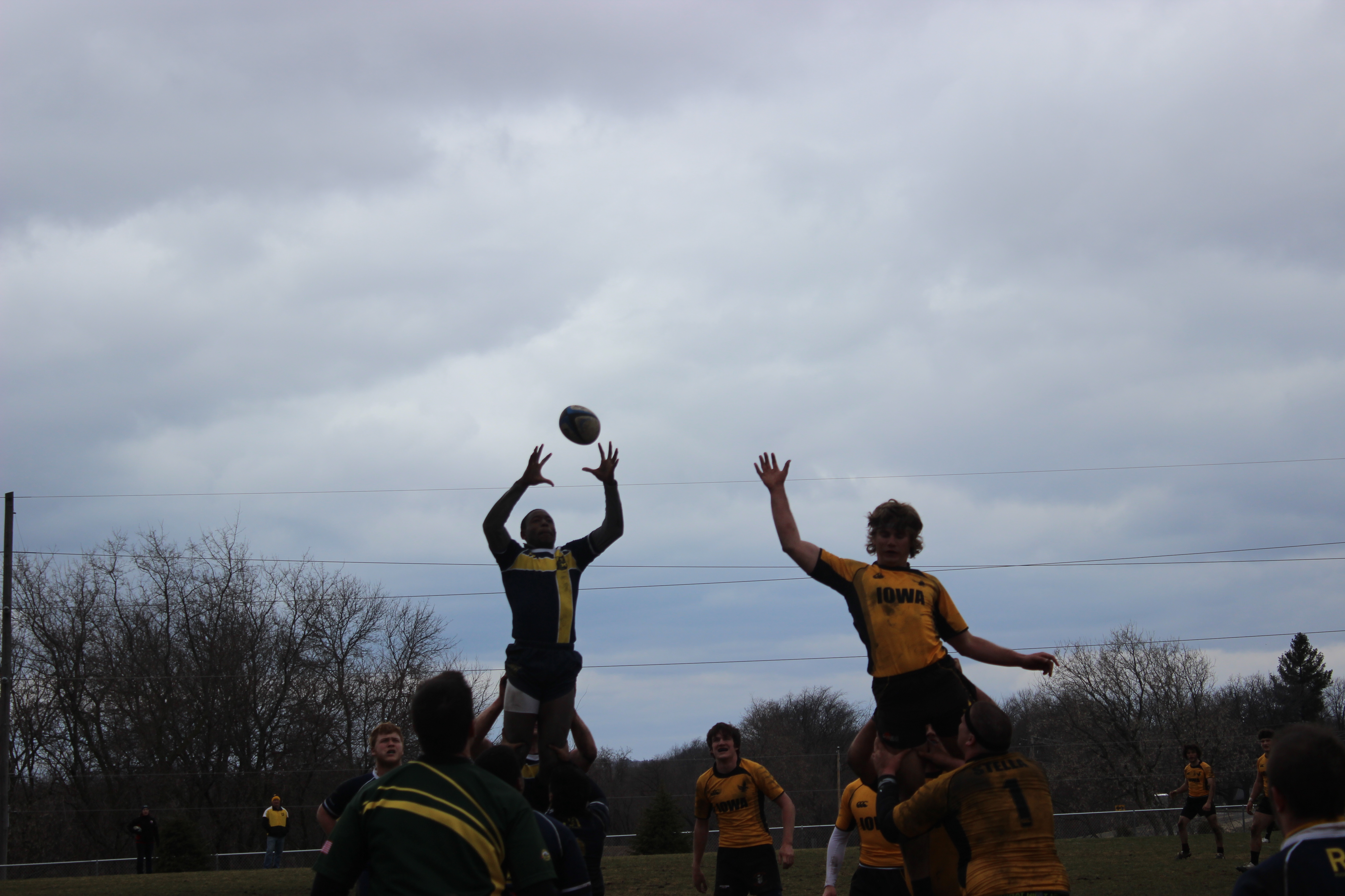 Chening Duker catches the ball during a lineout.