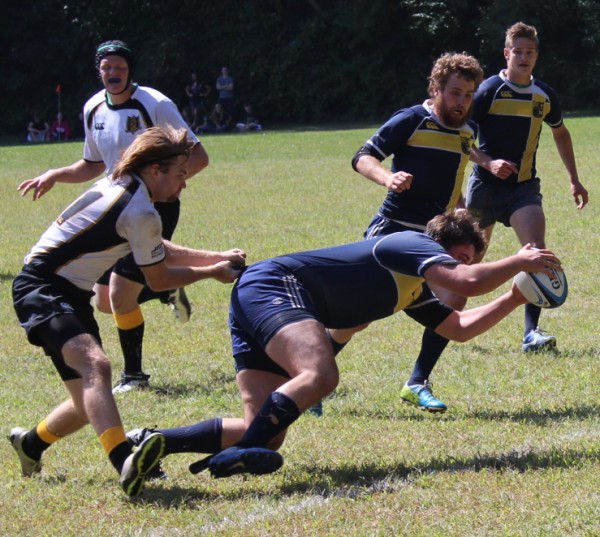 Drew Vecchio putting in Michigan's fourth try